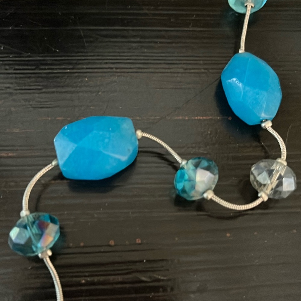 Matching Neckless & earrings set bright blue silver tone chain costume jewelry - Picture 3 of 8